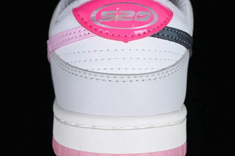 All Categories Nk SB Dunk Series Nk SB Dunk Low Low-top sneakers Cost-effective version Nk SB Dunk Low "520" Valentine's Day limited SB low-top sports and leisure sneakers FN3451-161